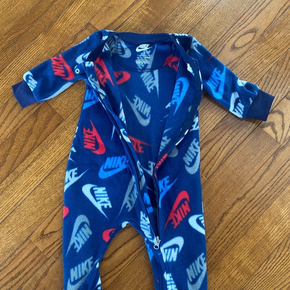 Baby Boy Nike Sleeper - Picture 3 of 6